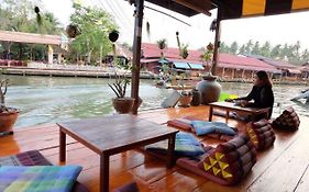 บ้านปิตุมาตา อัมพวา 3*